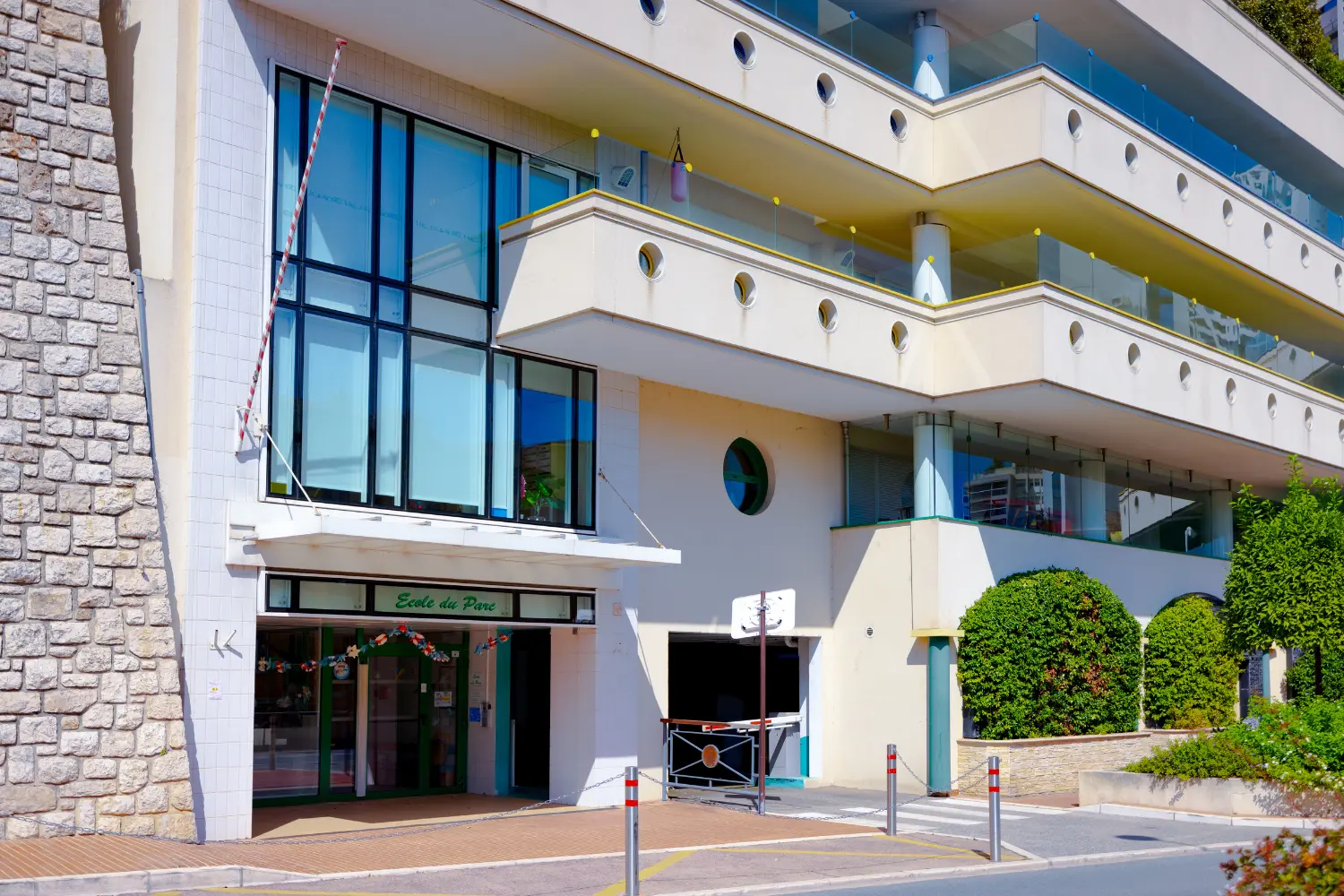 école à Monaco